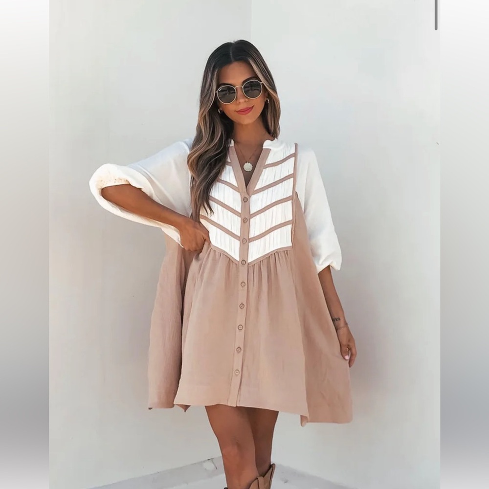 Relaxed Button-Front Tunic Dress in Cream & Tan